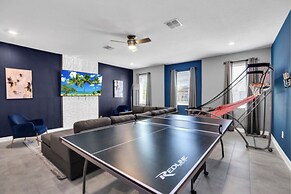 9BED The Goof within 8 miles to Disney