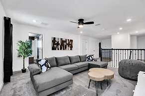 9BED The Goof within 8 miles to Disney