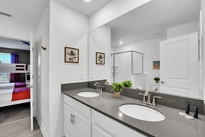 9BED The Goof within 8 miles to Disney