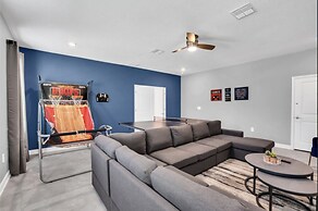 9BED The Goof within 8 miles to Disney