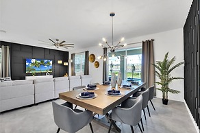 9BED The Goof within 8 miles to Disney