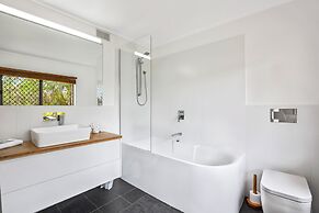 WINDARRA- ALEX HEADLAND FAMILY HOLIDAY