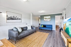 WINDARRA- ALEX HEADLAND FAMILY HOLIDAY