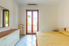 Friendly Family Apartment at Ischia