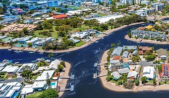 HACIENDA- CANAL VIEWS AND COMFORT