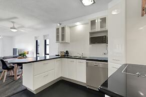 HACIENDA- CANAL VIEWS AND COMFORT