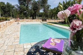 Trullo Nonna Netta con Piscina Idromassaggio e Area Giochi