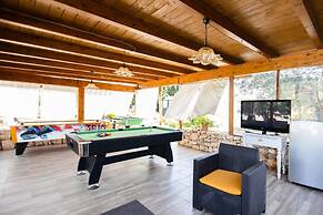 Trullo Nonna Netta con Piscina Idromassaggio e Area Giochi