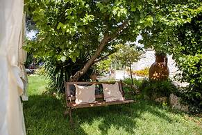 Trullo Nonna Netta con Piscina Idromassaggio e Area Giochi