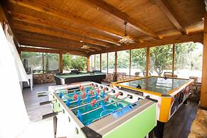 Trullo Nonna Netta con Piscina Idromassaggio e Area Giochi