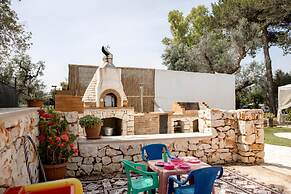 Trullo Nonna Netta con Piscina Idromassaggio e Area Giochi