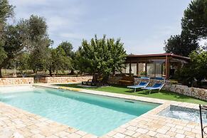 Trullo Nonna Netta con Piscina Idromassaggio e Area Giochi