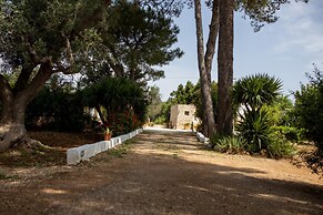 Trullo Nonna Netta con Piscina Idromassaggio e Area Giochi