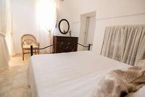 Trullo Nonna Netta con Piscina Idromassaggio e Area Giochi