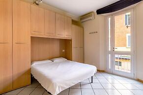 Bright Studio With Balcony by Wonderful Italy