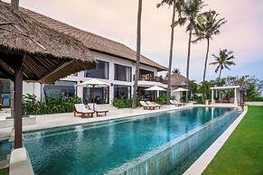 Villa Blanca by Alfred in Bali