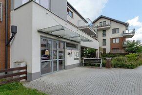 Stawowa Apartment Cracow by Renters