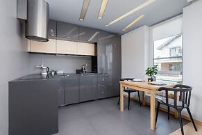 Stawowa Apartment Cracow by Renters
