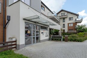 Stawowa Apartment Cracow by Renters