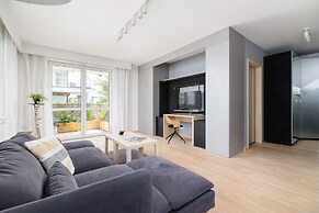 Stawowa Apartment Cracow by Renters