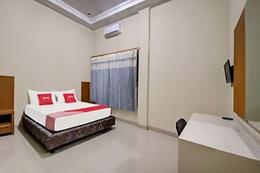 OYO 92065 Kos Flobamor