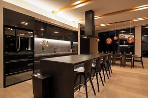 Yuki Sugi at Intuition