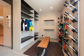 Yuki Sugi at Intuition