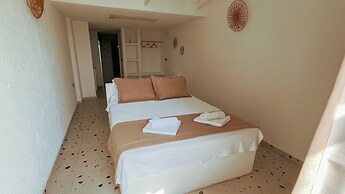 Thanos Hotel