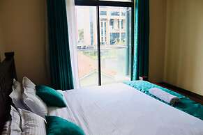 Stay.Plus Silverstone Apartments