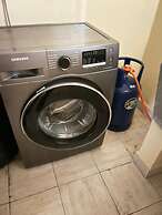 Stay.Plus Silverstone Apartments