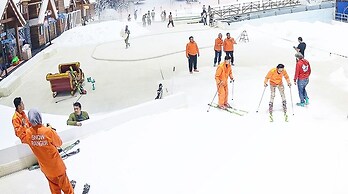 Transpark Juanda Bekasi by 21 Room