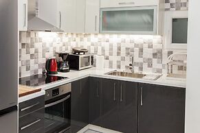 Supreme Athens Home by Cloudkeys