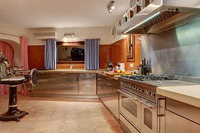 Buccara Villa Mistral