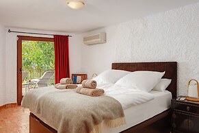 Buccara Villa Mistral