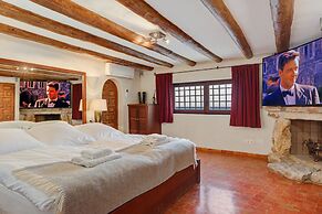 Buccara Villa Mistral