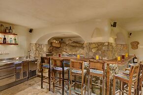 Buccara Villa Mistral