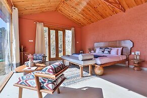 Seclude Pangot Perch