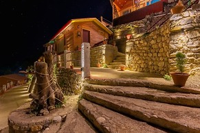 Seclude Pangot Perch