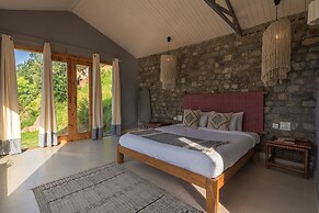 Seclude Pangot Perch