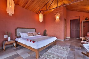 Seclude Pangot Perch