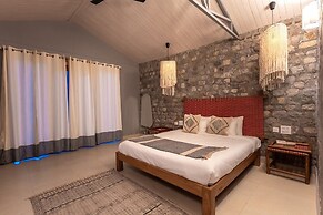 Seclude Pangot Perch