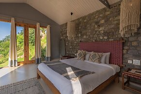 Seclude Pangot Perch