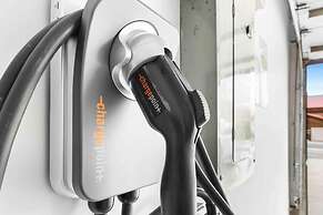 Hawn Drive 62 4 Bedroom Townhouse by RedAwning