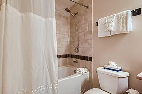 Passage Point 623 2 Bedroom Condo by RedAwning