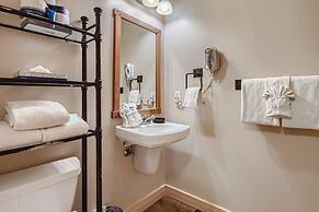 Passage Point 623 2 Bedroom Condo by RedAwning