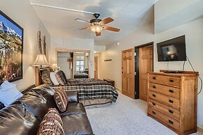 Passage Point 623 2 Bedroom Condo by RedAwning