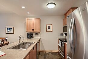 Passage Point 623b 1 Bedroom Condo by RedAwning