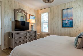 Bridgeview Cottage - 2228 Mallard 3 Bedroom Home by RedAwning