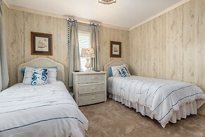 Bridgeview Cottage - 2228 Mallard 3 Bedroom Home by RedAwning