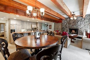 Vail Realty 2 Bedroom Condo by RedAwning